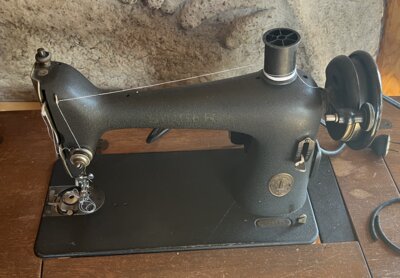 Olde Tyme Singer sewing machine